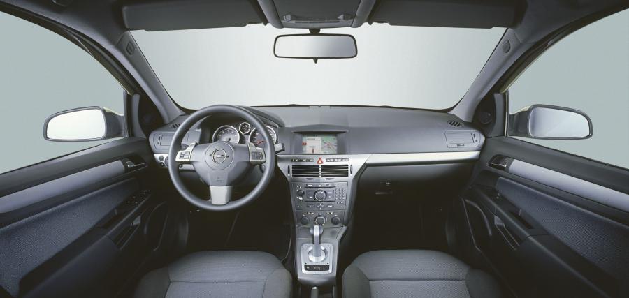  Opel Astra 2005 года  (фото 56 из 141)